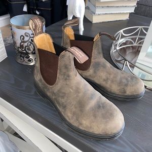 Women’s blundstones 7.5US